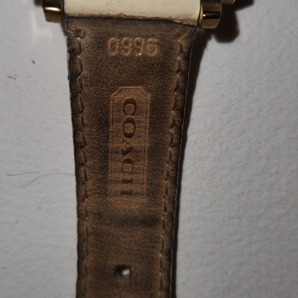 Coach Watch - Picture 4 of 4